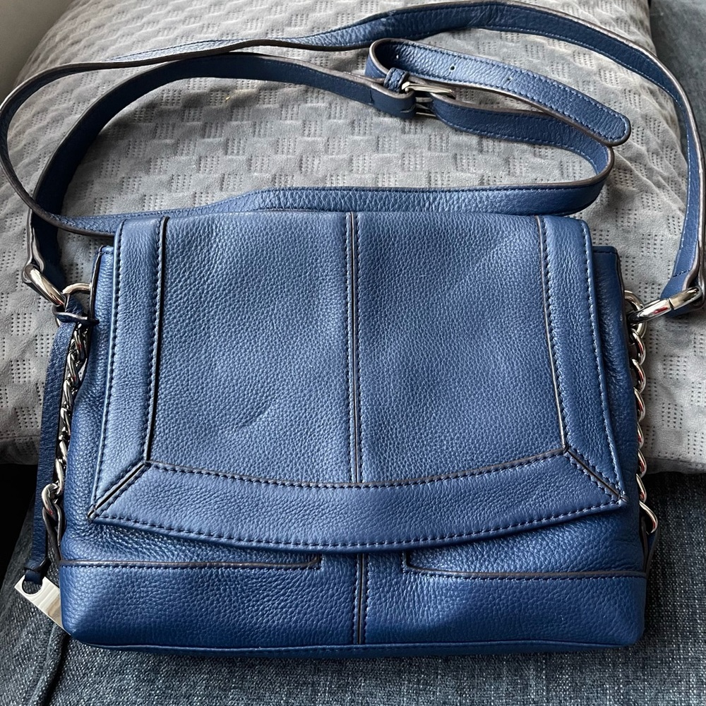B.Makowsky Blue Leather Crossbody Bag Silver Chain Accents 9.5 X 6.5